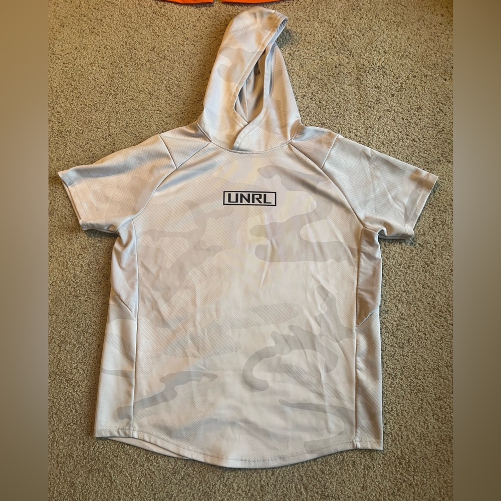 UNRL Short Sleeve Moisture Wicking Hoodie - Large - White Camo